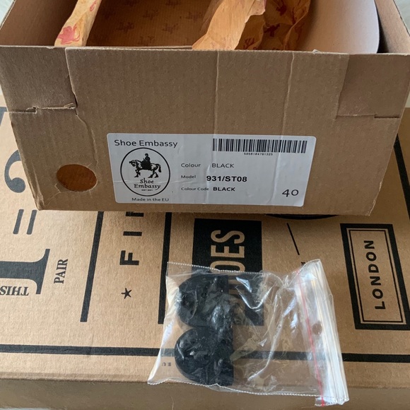 Black Leather Pumps - Picture 9 of 11